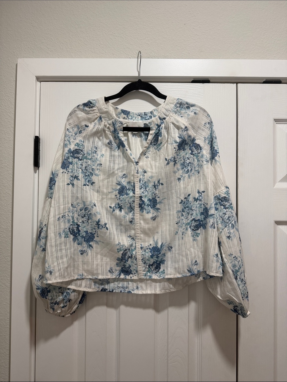 NWT A Collective Story Floral Top Size Medium - Picture 4 of 8